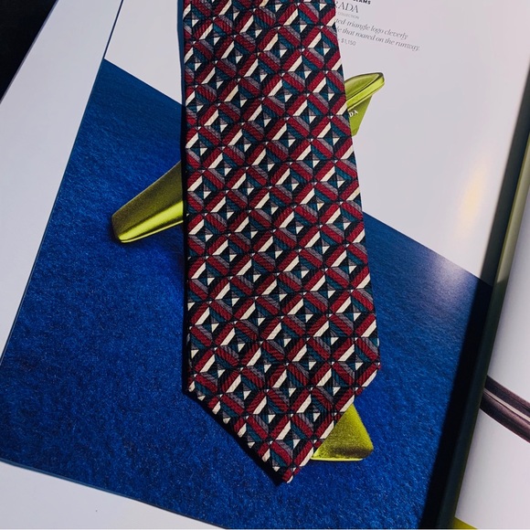 MARTIN WONG SILK TIE WITH ABSTRACT PRINT IN COLORFUL BURGUNDY GREEN GRAY WHITE - Picture 9 of 11